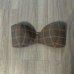 Acacia strapless, lightly padded top.